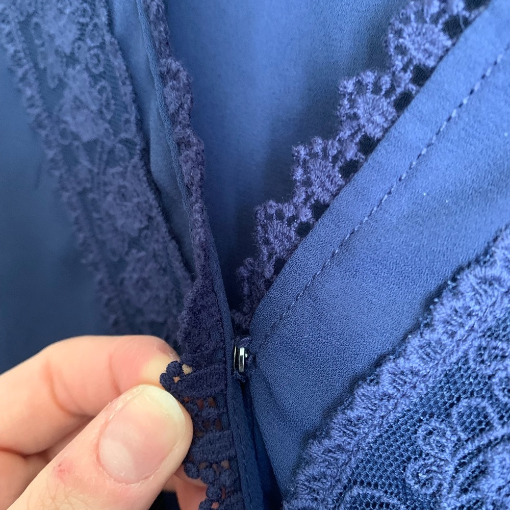 Navy blue blouse from Francesca’s! Size Medium. - Picture 2 of 3